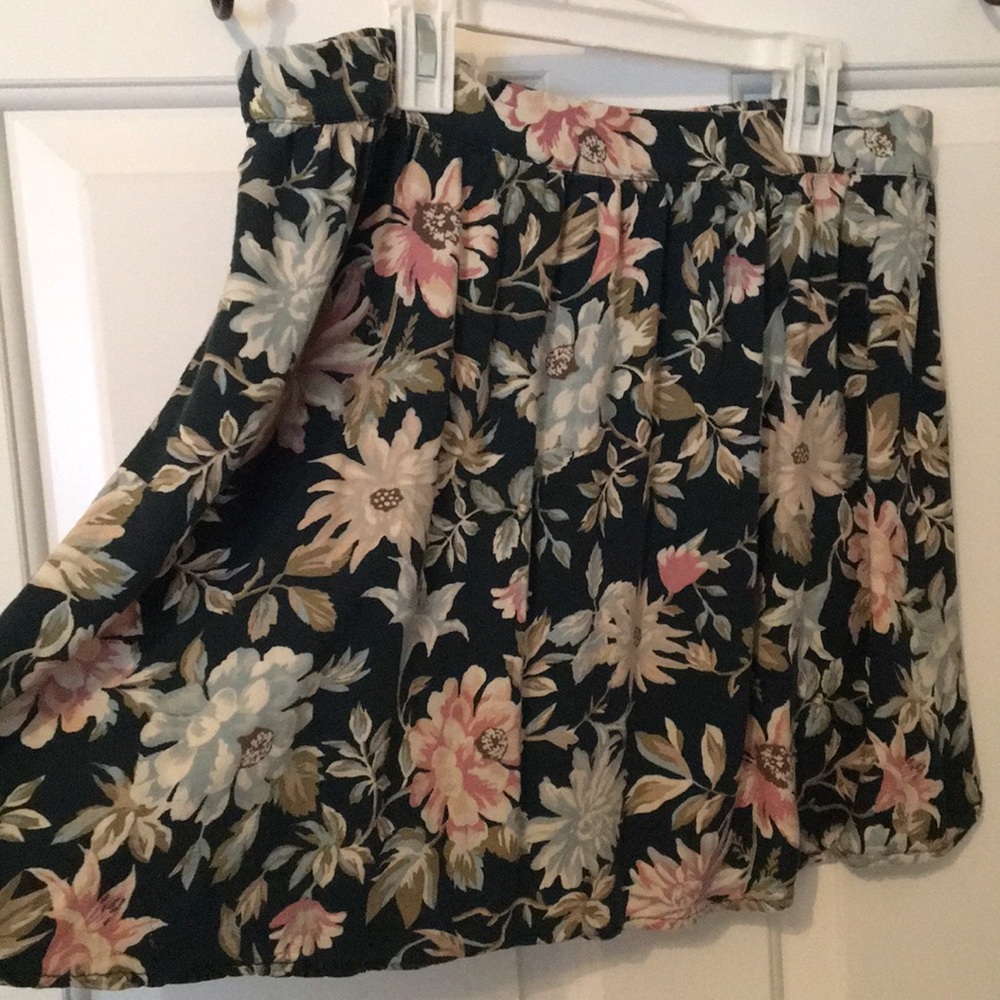 SALE!!! Green floral skirt with elastic